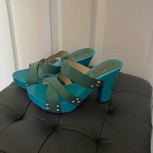 Michael Kors, Size 8, like new sandals.